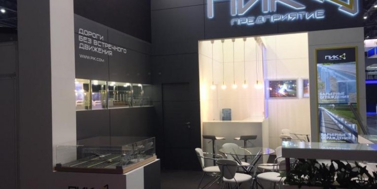 Компания Гефест Проекция РТ предоставила сенсорную панель Iiyama 86 дюймов для стенда «Смарт Мост»