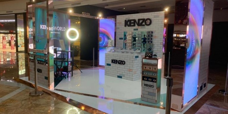 Kenzo World POP UP STORE торжественно открыл свои двери сегодня в 10.00 утра в трц Афи молл