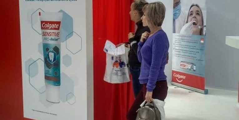 Компания Гефест Капитал предоставила на стенд Colgate 2 фотобудки